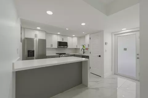 8970 S Hollybrook Blvd #205, Pembroke Pines, FL 33025