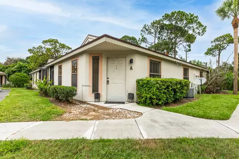 2826 Stoneway Ln #A, Fort Pierce, FL 34982