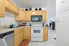 504 Gardens Dr #203, Pompano Beach, FL 33069