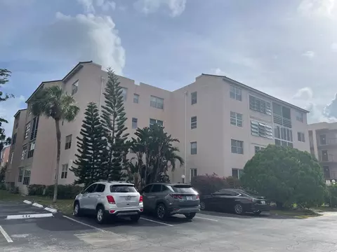 2851 Somerset Dr #111, Oakland Park, FL 33311