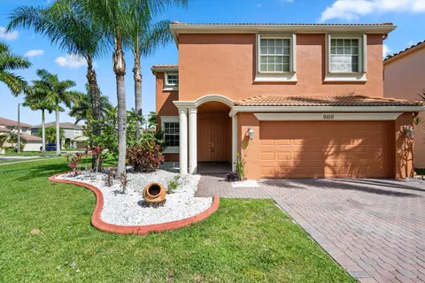 9100 Dupont Pl, Wellington, FL 33414