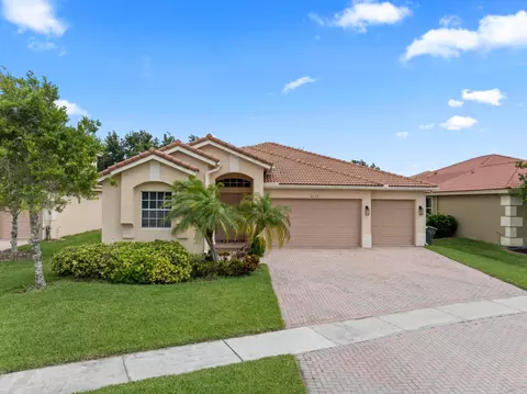 4110 Silverstone Dr, Fort Pierce, FL 34947