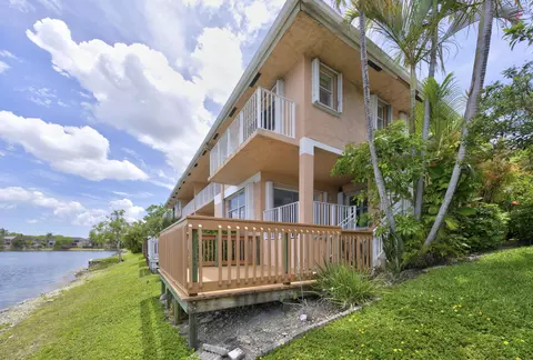 3291 NW 44th St #2, Oakland Park, FL 33309