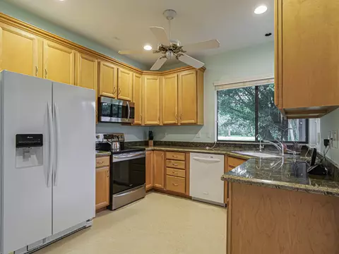 Kitchen - 3390 SE Putnam Ct, Stuart, FL 34997 photo 1 of 2