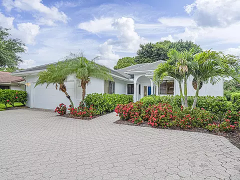 Exterior - 3390 SE Putnam Ct, Stuart, FL 34997 photo 2 of 12