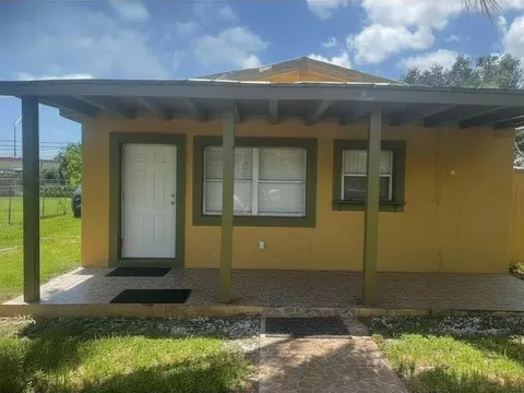 4100 SW 28th St, West Park, FL 33023