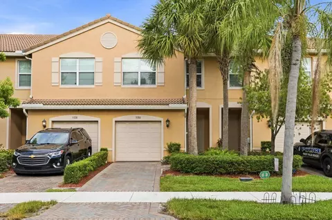 5780 Monterra Club Dr, Lake Worth, FL 33463