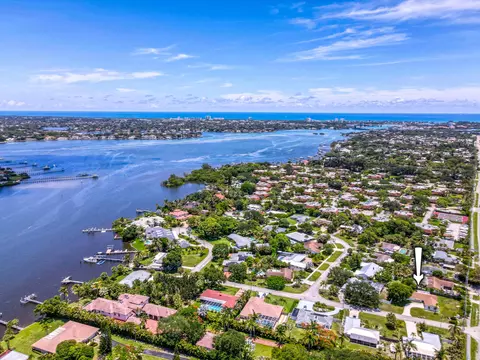 18020 Palm Point Dr, Jupiter, FL 33458