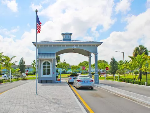 Exterior - 86 Markham E, Deerfield Beach, FL 33442 photo 12 of 12
