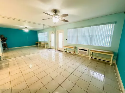 Living - 86 Markham E, Deerfield Beach, FL 33442 photo 3 of 3