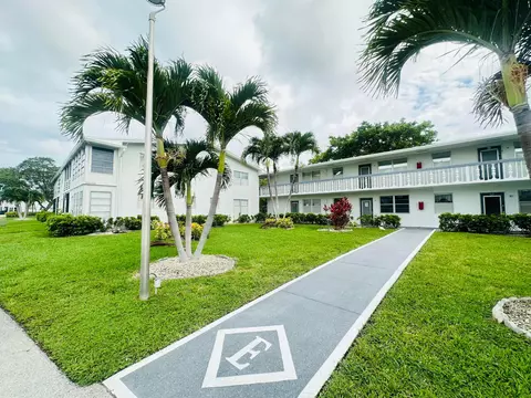 Exterior - 86 Markham E, Deerfield Beach, FL 33442 photo 4 of 12