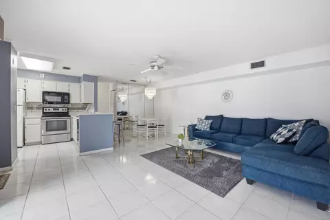 14898 Wedgefield Dr #208, Delray Beach, FL 33446