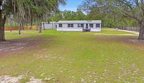 194 Keuka Rd, Interlachen, FL 32148