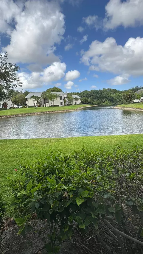 3733 NW 35th St #16108, Coconut Creek, FL 33066