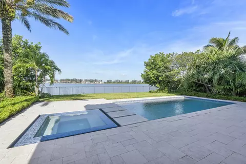 8685 Parkland Bay Dr, Parkland, FL 33076