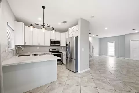 8464 Lagos De Campo Blvd #8464, Tamarac, FL 33321