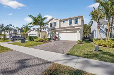 6607 Pointe Of Woods Dr, West Palm Beach, FL 33415