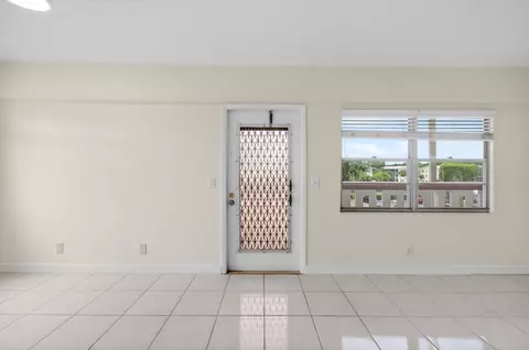 Living - 374 Brighton I #374, Boca Raton, FL 33434 photo 5 of 6
