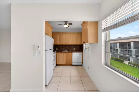 Kitchen - 374 Brighton I #374, Boca Raton, FL 33434 photo 1 of 4
