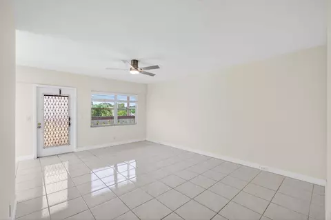 Living - 374 Brighton I #374, Boca Raton, FL 33434 photo 6 of 6