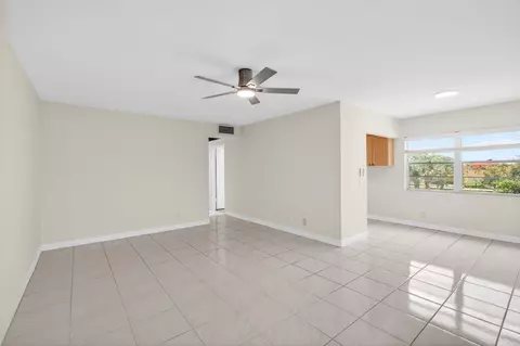 Living - 374 Brighton I #374, Boca Raton, FL 33434 photo 4 of 6