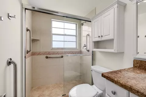 Bath - 374 Brighton I #374, Boca Raton, FL 33434 photo 4 of 6