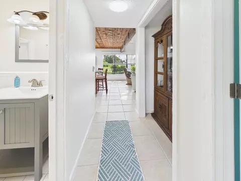 Entry Way - 136 SW 85th Ave, Okeechobee, FL 34974 photo 5 of 8