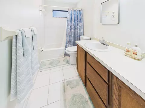 Bath - 136 SW 85th Ave, Okeechobee, FL 34974 photo 4 of 5