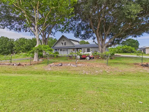 Exterior - 136 SW 85th Ave, Okeechobee, FL 34974 photo 5 of 16