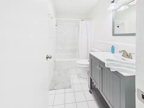 Bath - 136 SW 85th Ave, Okeechobee, FL 34974 photo 1 of 5