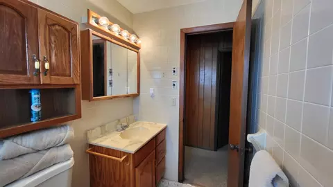 Bath - 1065 Peach Ln, Okeechobee, FL 34974 photo 1 of 5