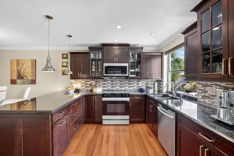 3000 NE 8th Ter #B4, Oakland Park, FL 33334