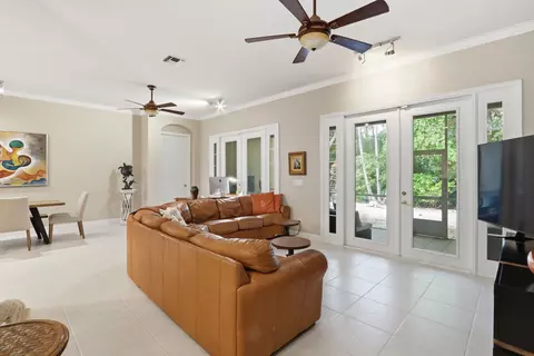 5677 Via De La Plata Cir, Delray Beach, FL 33484