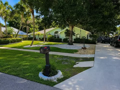 129 38th Ct, Vero Beach, FL 32968
