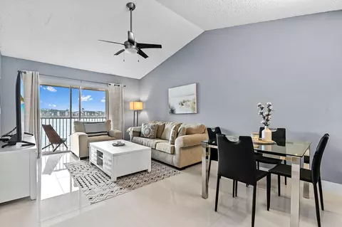 5530 Lakeside Dr #203, Margate, FL 33063