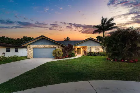 1006 SE 6th St, Deerfield Beach, FL 33441
