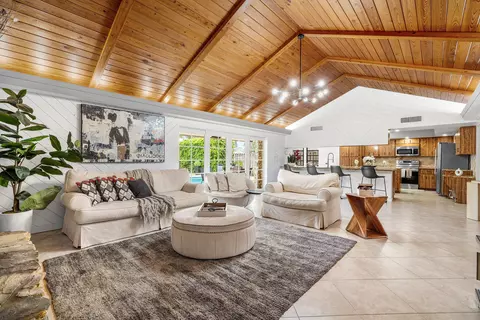 1006 SE 6th St, Deerfield Beach, FL 33441