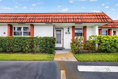 5800 W Fernley Dr W #38, Greenacres, FL 33415