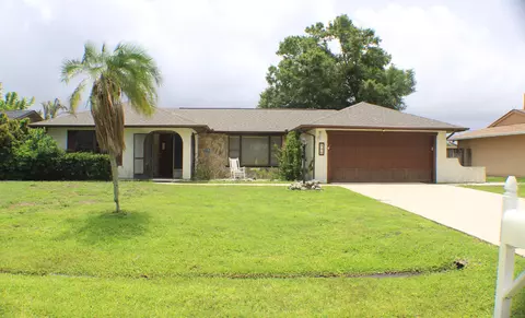 830 SEvergreen Ter, Port Saint Lucie, FL 34983
