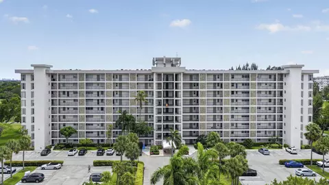 3150 N Palm Aire Dr #108, Pompano Beach, FL 33069