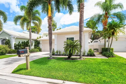 9101 Baybury Ln, West Palm Beach, FL 33411