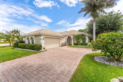 4717 NW Winter Oak Ct, Jensen Beach, FL 34957