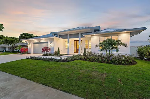 131 Dory Rd S, North Palm Beach, FL 33408