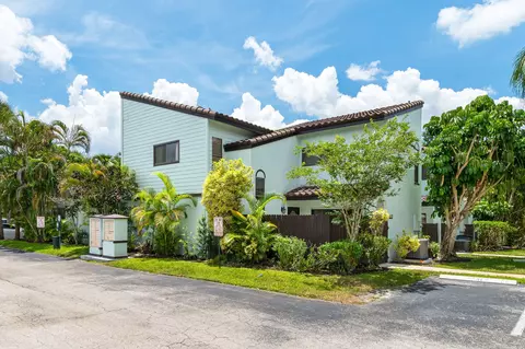 22300 Pineapple Walk Dr, Boca Raton, FL 33433