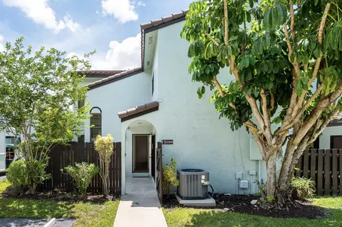 22300 Pineapple Walk Dr, Boca Raton, FL 33433