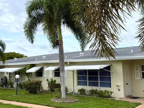 200 Pine Point Dr #B, Boynton Beach, FL 33435