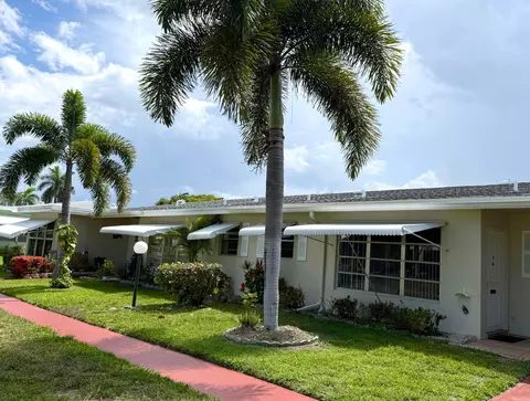 200 Pine Point Dr #B, Boynton Beach, FL 33435