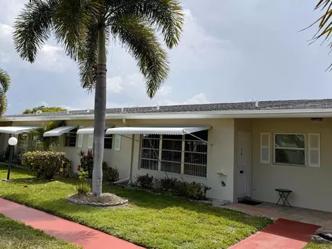 200 Pine Point Dr #B, Boynton Beach, FL 33435