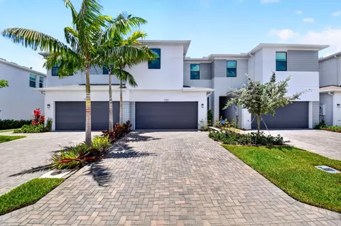 7351 Lenora Ln, Lake Worth, FL 33467