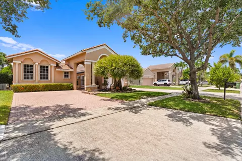 16429 NW 16th St, Pembroke Pines, FL 33028